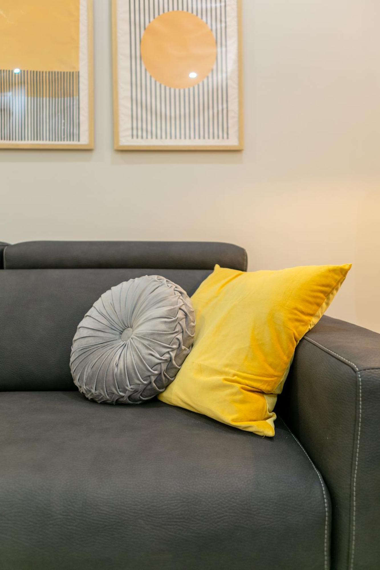 Mustard Apartment S Camillo - Holiday Homes Рим Екстериор снимка
