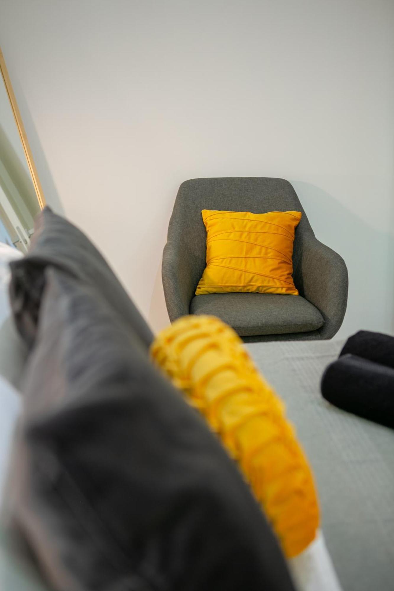 Mustard Apartment S Camillo - Holiday Homes Рим Екстериор снимка